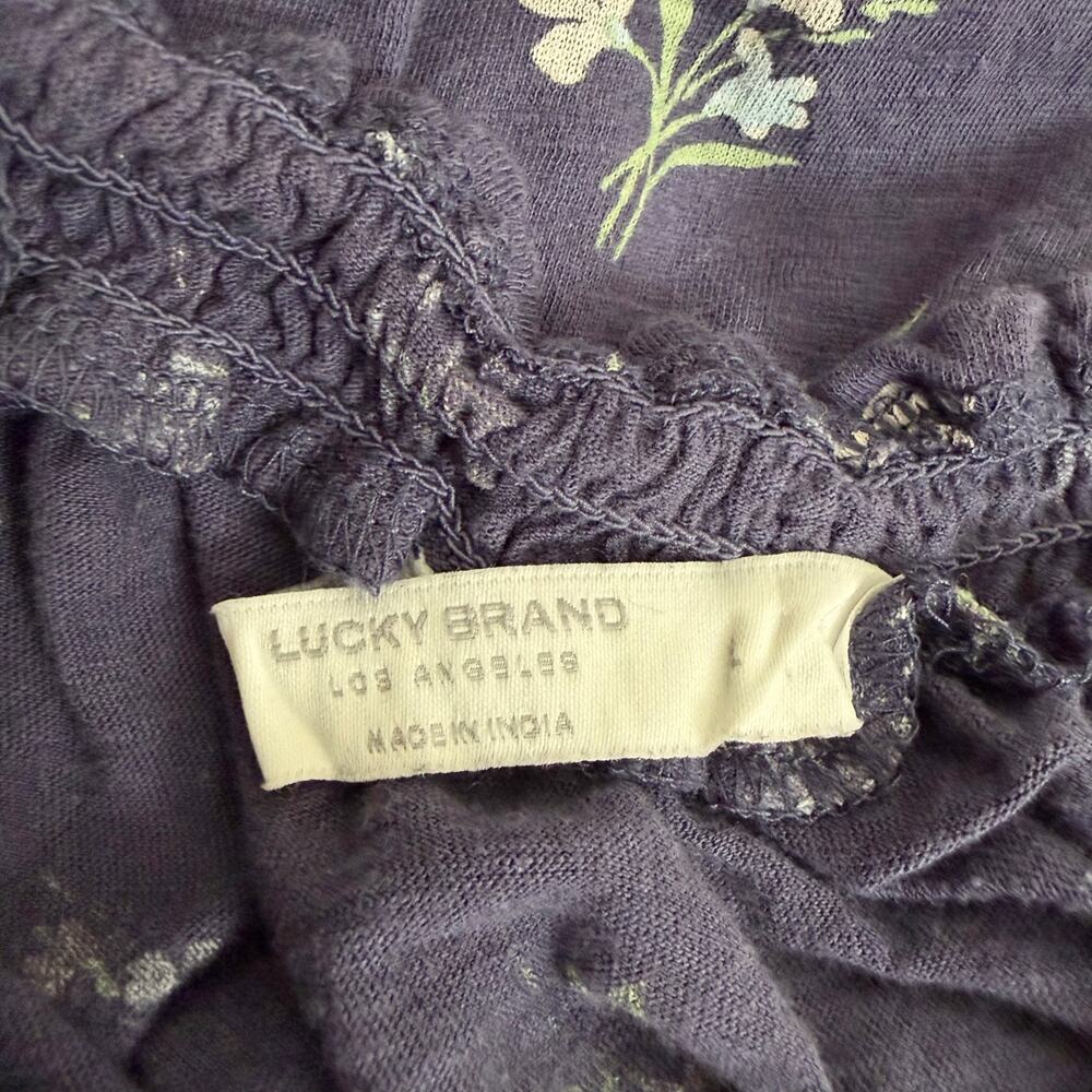 Lucky Brand Feminine Bubble Hem With Buttons Blouse Top navy blue floral print - Picture 10 of 11